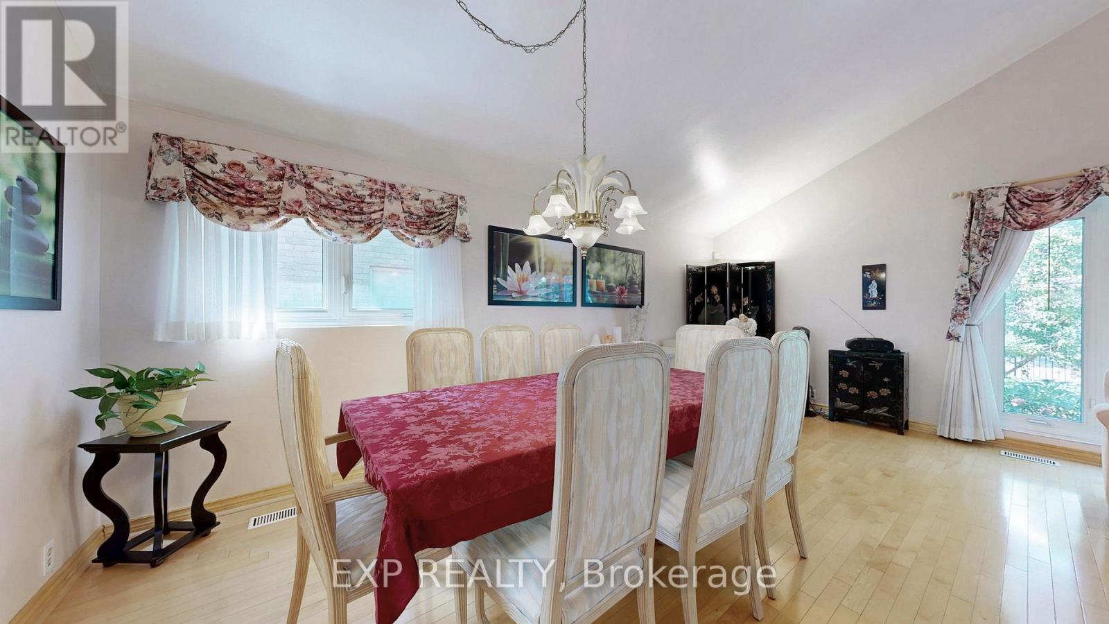 6 Abbottswood Road, Toronto, Ontario  M1P 3P1 - Photo 5 - E12640734