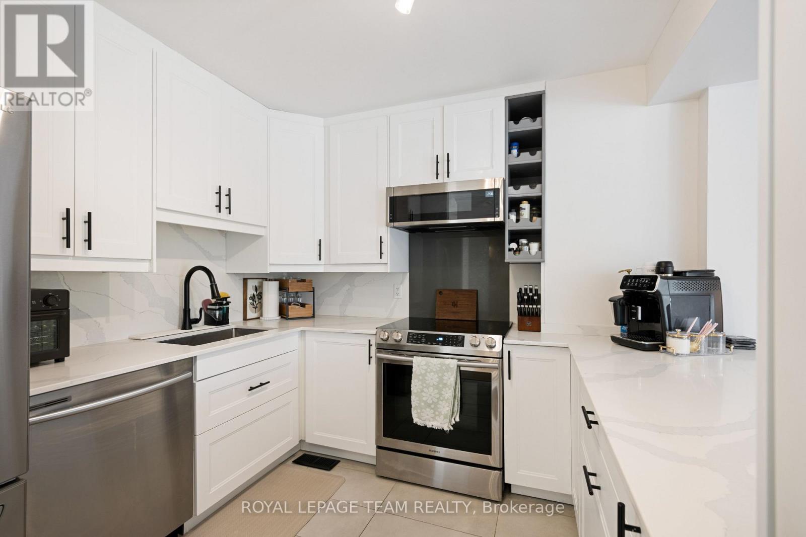 19 Armadale Crescent, Ottawa, Ontario  K2J 4A4 - Photo 6 - X12529160