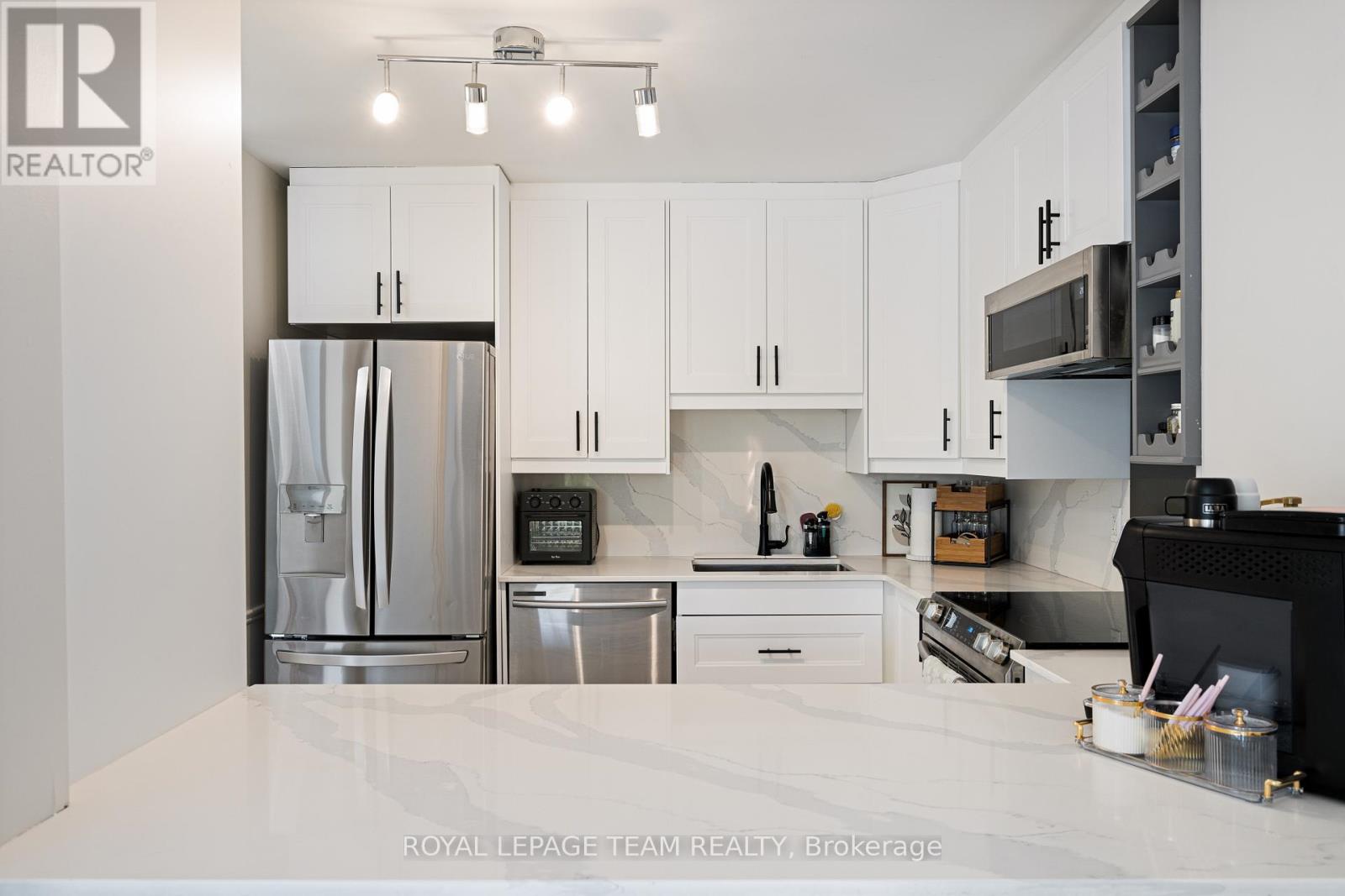 19 Armadale Crescent, Ottawa, Ontario  K2J 4A4 - Photo 8 - X12529160