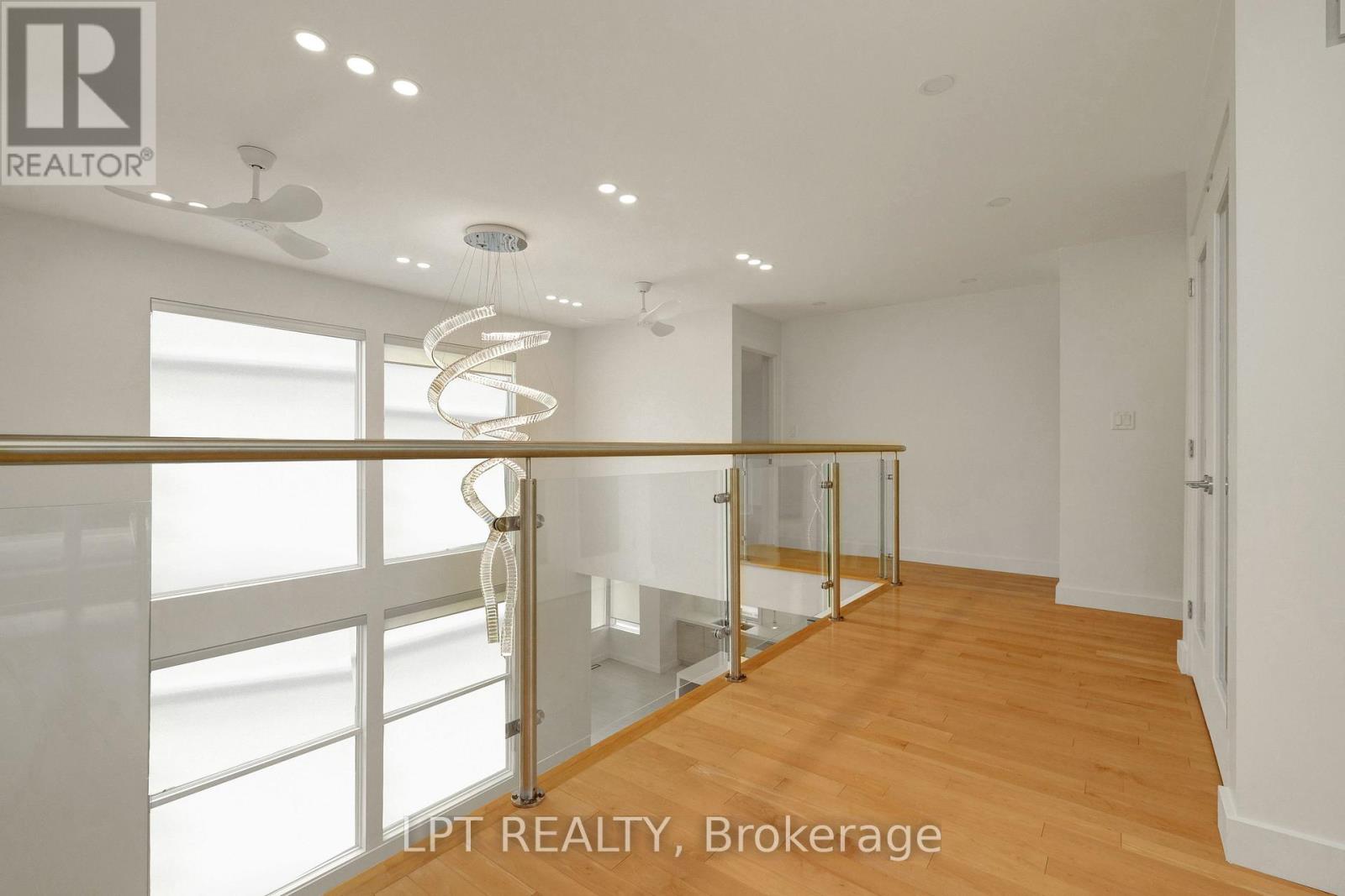 298 Crestview Road, Ottawa, Ontario  K1H 5G6 - Photo 20 - X12612598