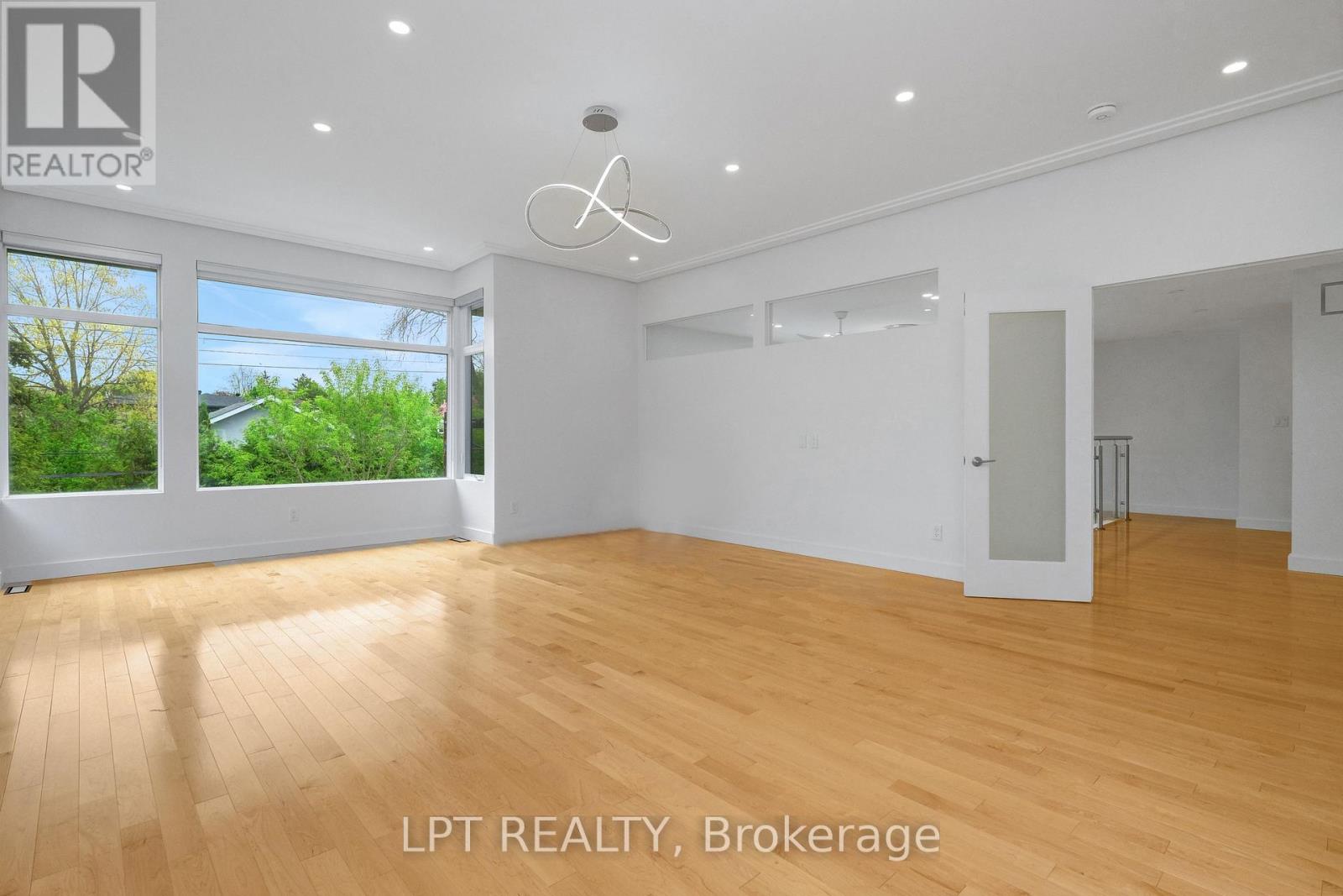 298 Crestview Road, Ottawa, Ontario  K1H 5G6 - Photo 29 - X12612598