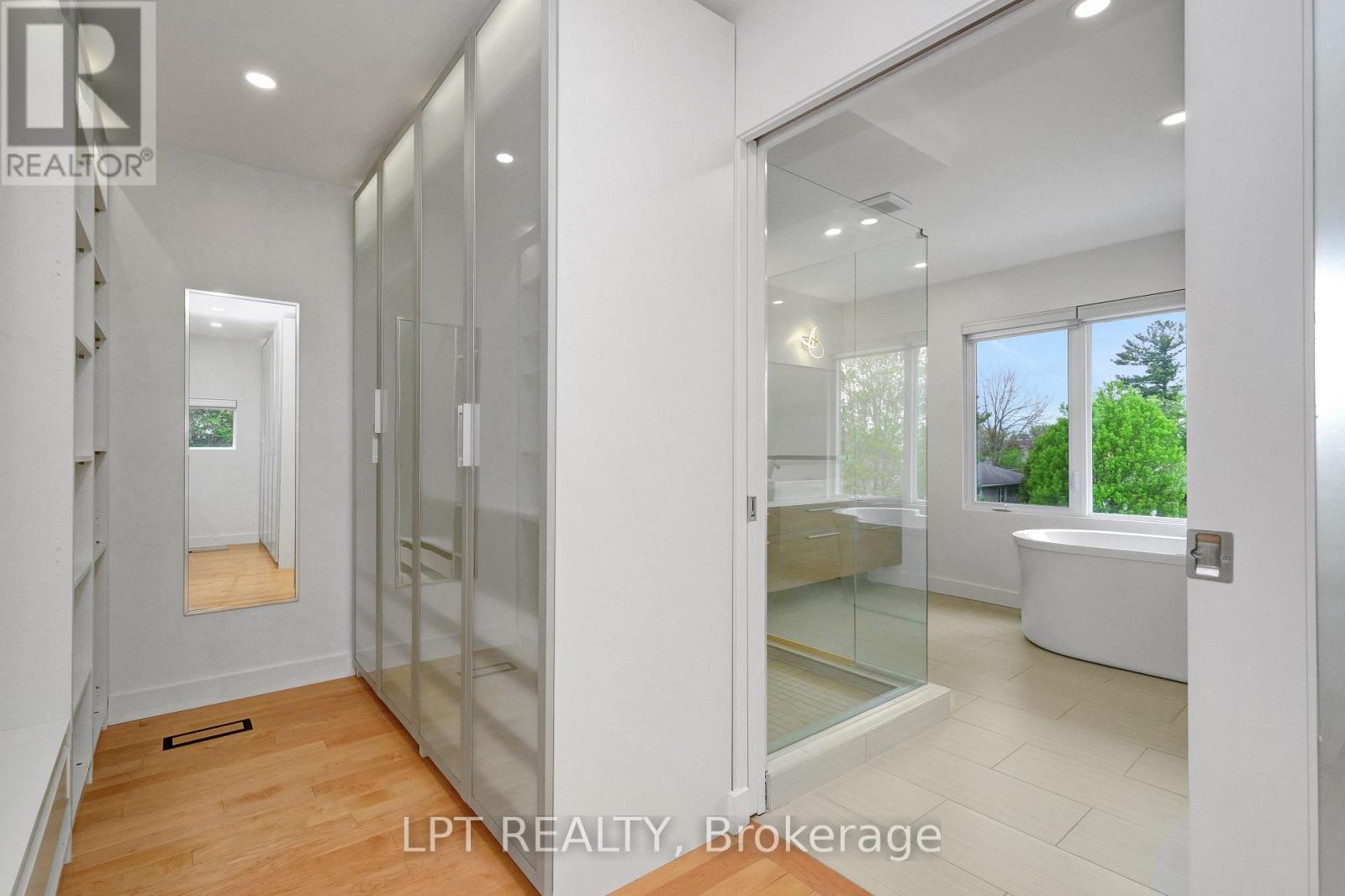 298 Crestview Road, Ottawa, Ontario  K1H 5G6 - Photo 32 - X12612598