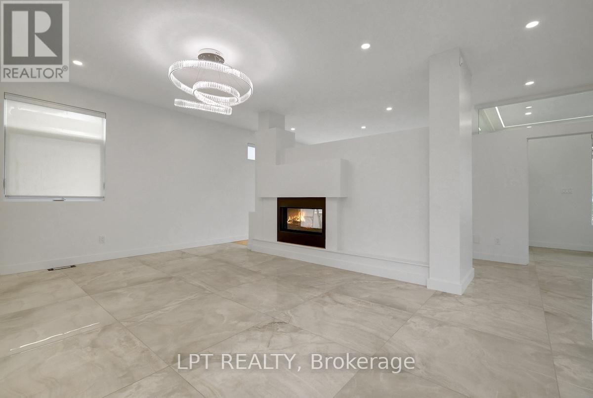 298 Crestview Road, Ottawa, Ontario  K1H 5G6 - Photo 8 - X12612598