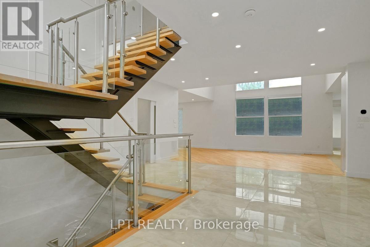 298 Crestview Road, Ottawa, Ontario  K1H 5G6 - Photo 7 - X12612598