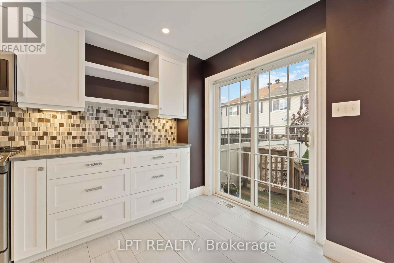 213 Idlewild Private, Ottawa, Ontario  K2J 0P4 - Photo 11 - X12615190