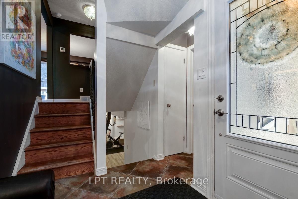 56 Sandhurst Court, Ottawa, Ontario  K1V 9V4 - Photo 5 - X12628140