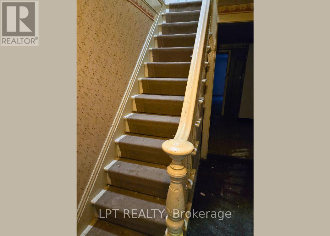 47 Victoria Street, Arnprior, Ontario  K7S 1T2 - Photo 8 - X12638668