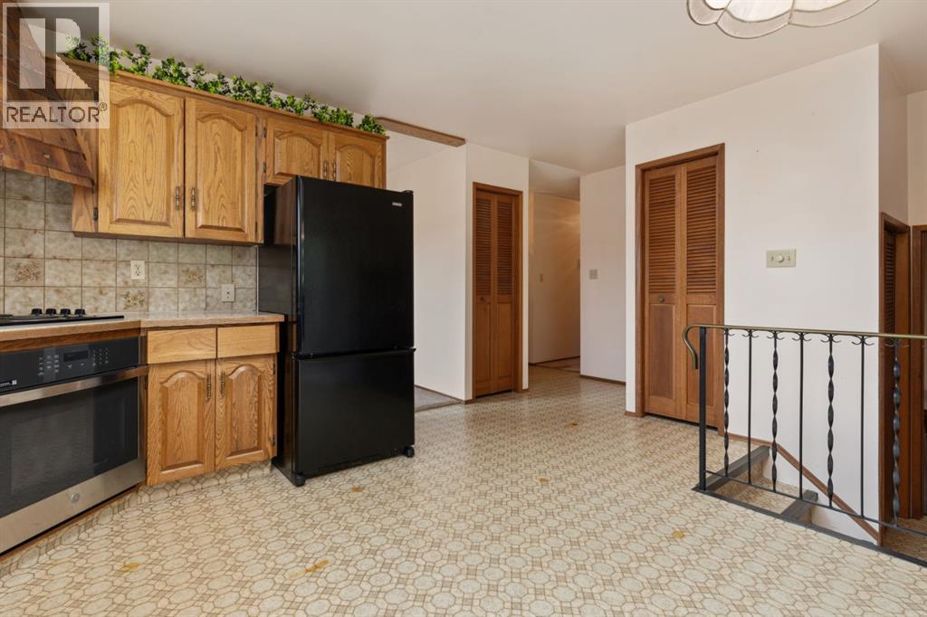 4305 74 Street, Camrose, Alberta  T4V 3V3 - Photo 11 - A2260477