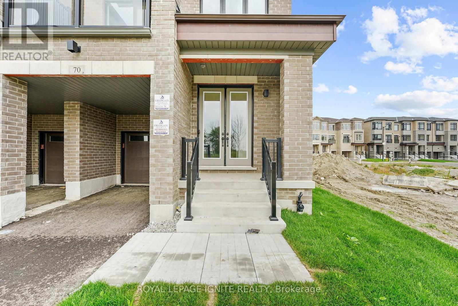 70 Thule Street, Vaughan, Ontario  L4H 5L2 - Photo 3 - N12640724