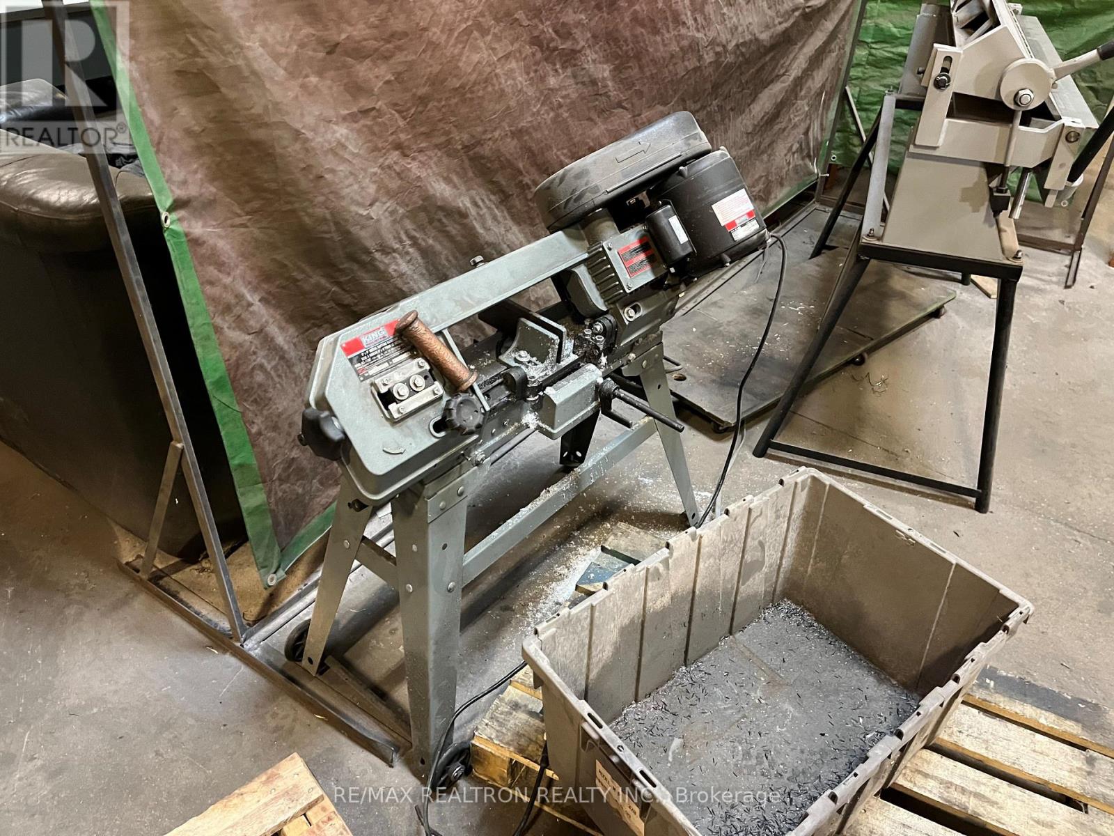 31 Saunders Road, Barrie, Ontario  L4N 9Y2 - Photo 1 - S12640696