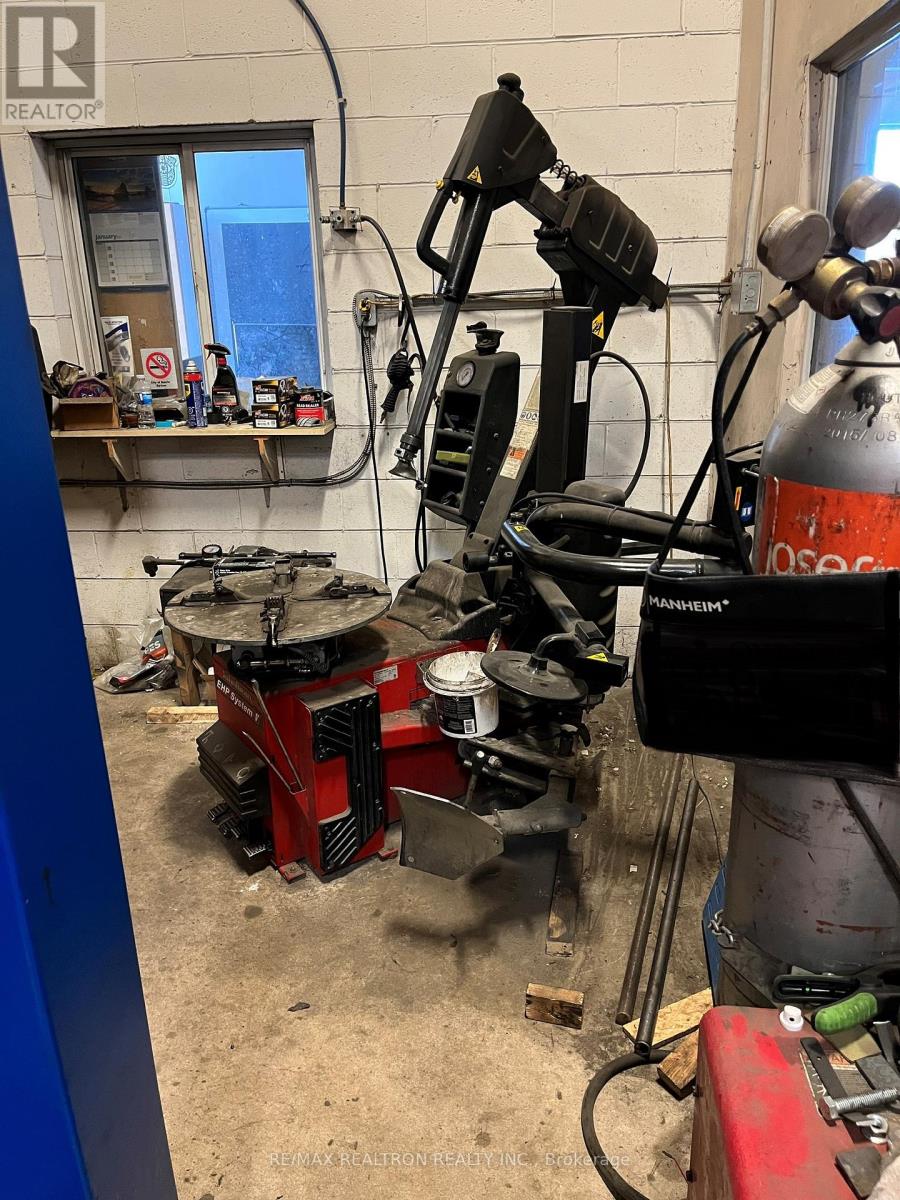 31 Saunders Road, Barrie, Ontario  L4N 9Y2 - Photo 19 - S12640696