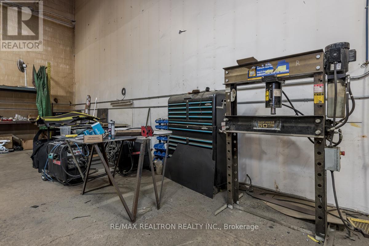 31 Saunders Road, Barrie, Ontario  L4N 9Y2 - Photo 27 - S12640696