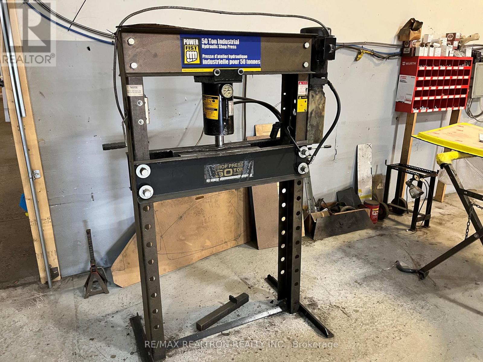 31 Saunders Road, Barrie, Ontario  L4N 9Y2 - Photo 7 - S12640696