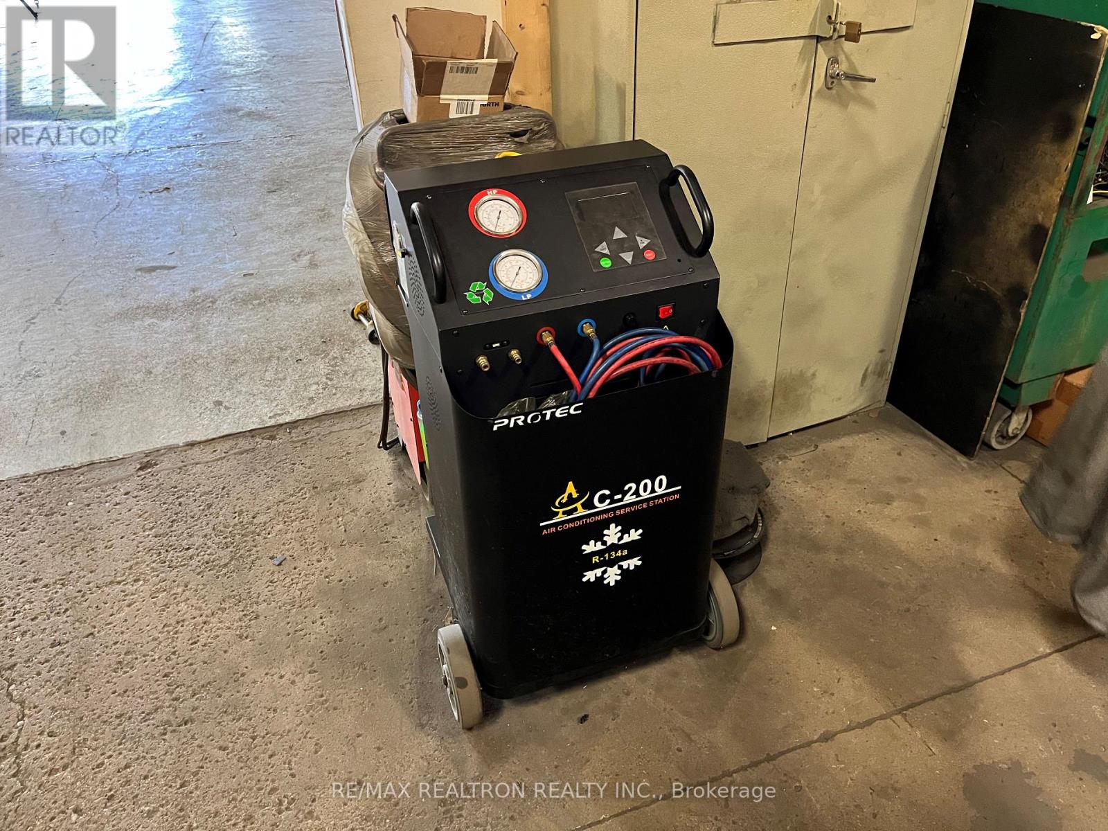 31 Saunders Road, Barrie, Ontario  L4N 9Y2 - Photo 8 - S12640696