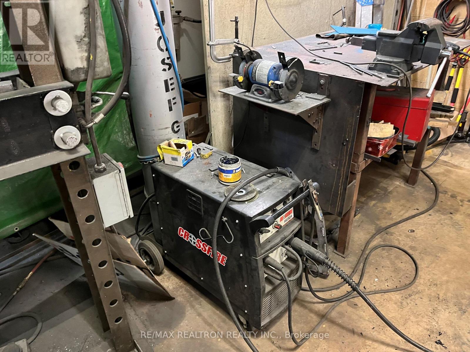 31 Saunders Road, Barrie, Ontario  L4N 9Y2 - Photo 9 - S12640696