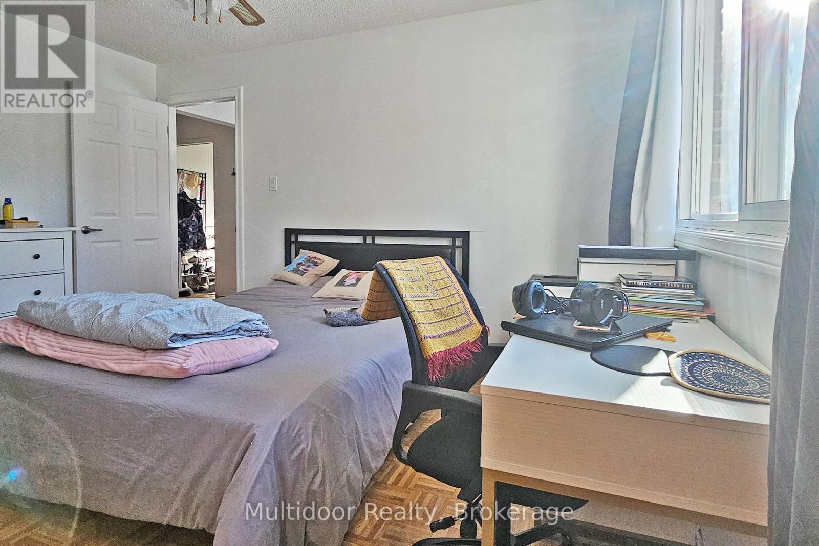 2594 Privet Court, Mississauga, Ontario  L5B 2Z4 - Photo 7 - W12640640