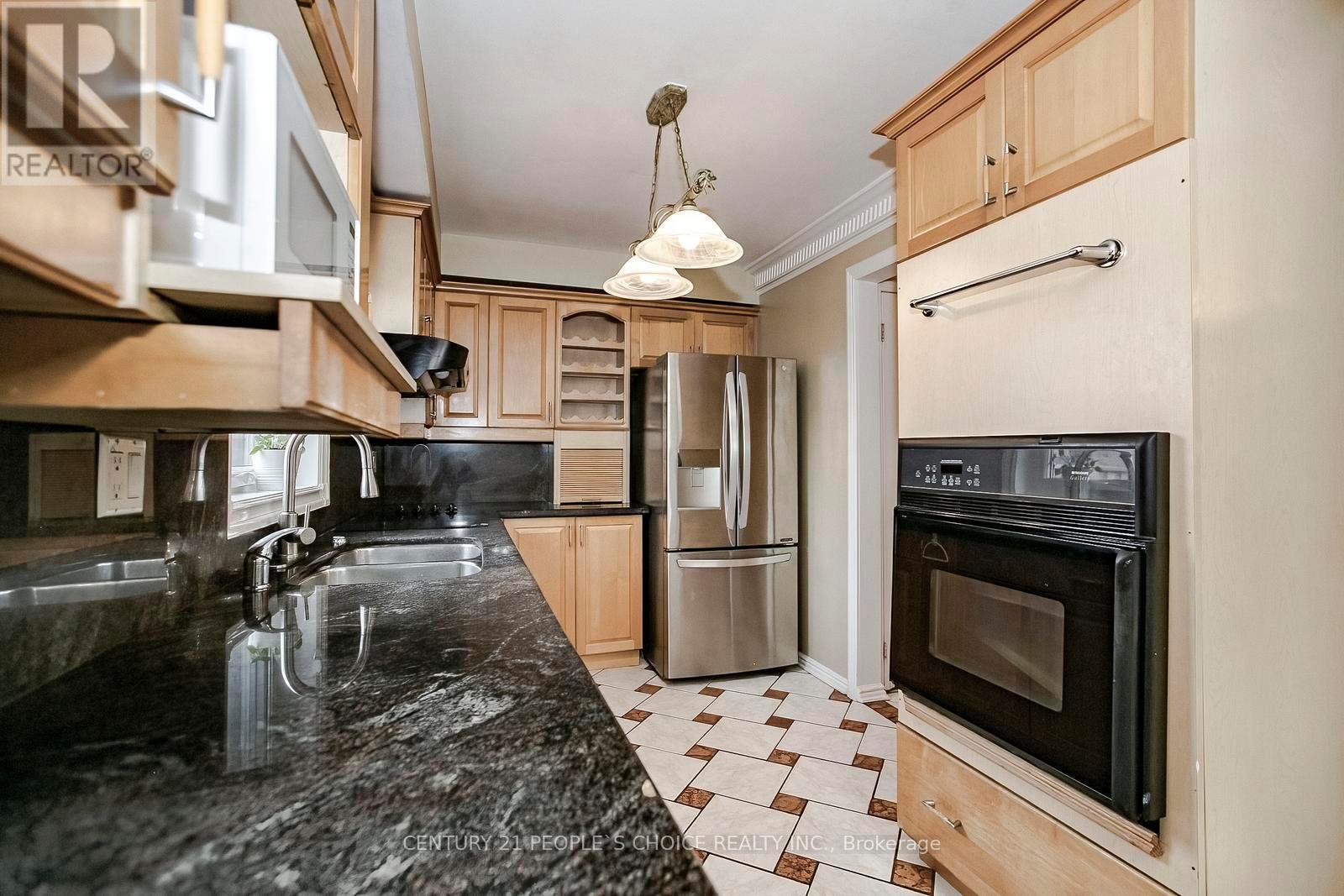 43 Letty Avenue, Brampton (Fletcher's West), Ontario  L6Y 4T3 - Photo 16 - W12640648