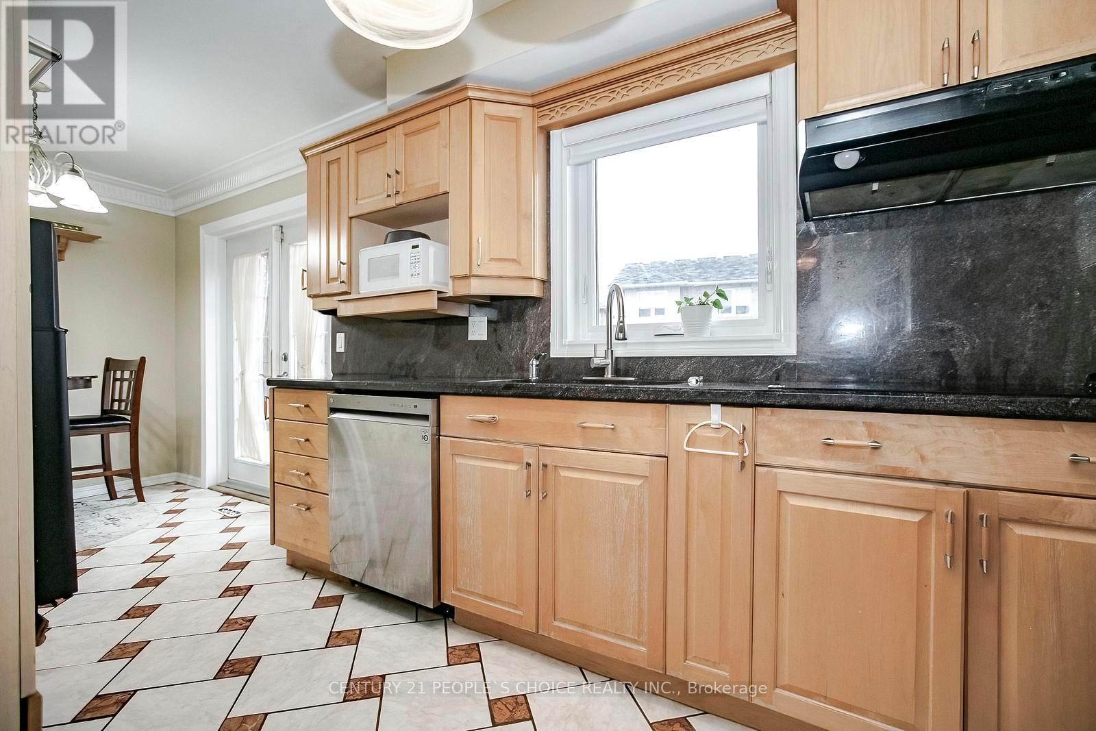 43 Letty Avenue, Brampton (Fletcher's West), Ontario  L6Y 4T3 - Photo 19 - W12640648