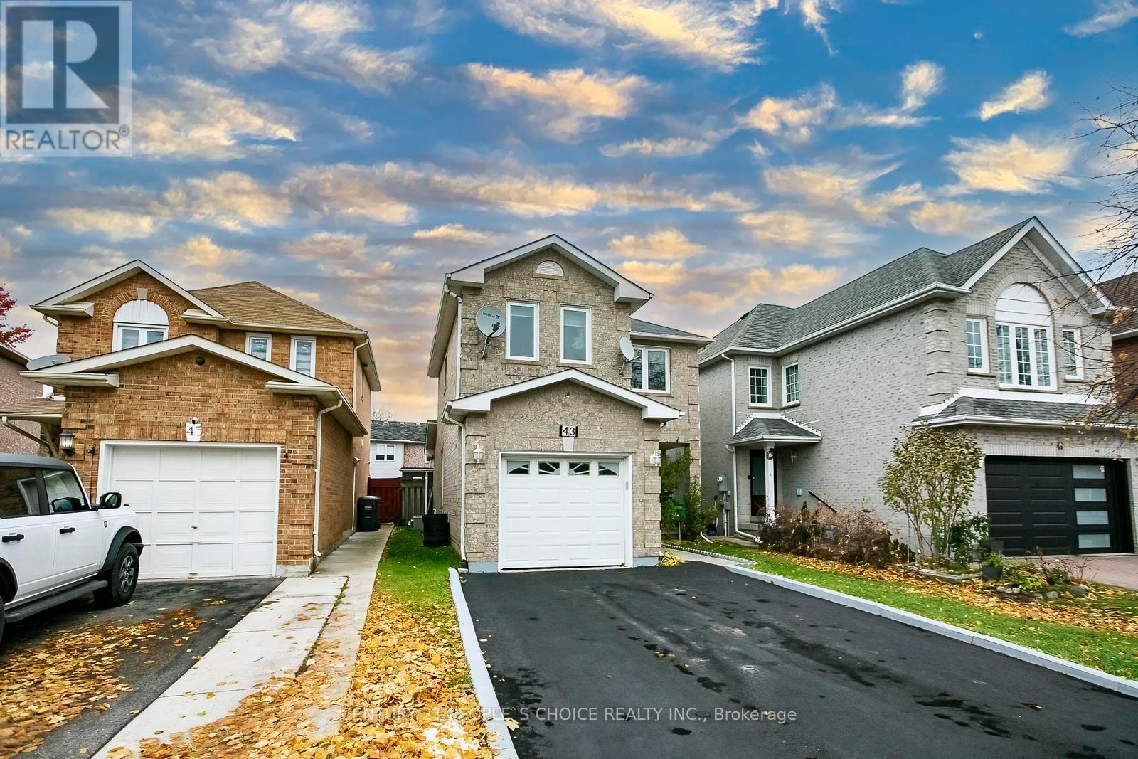 43 Letty Avenue, Brampton (Fletcher's West), Ontario  L6Y 4T3 - Photo 3 - W12640648