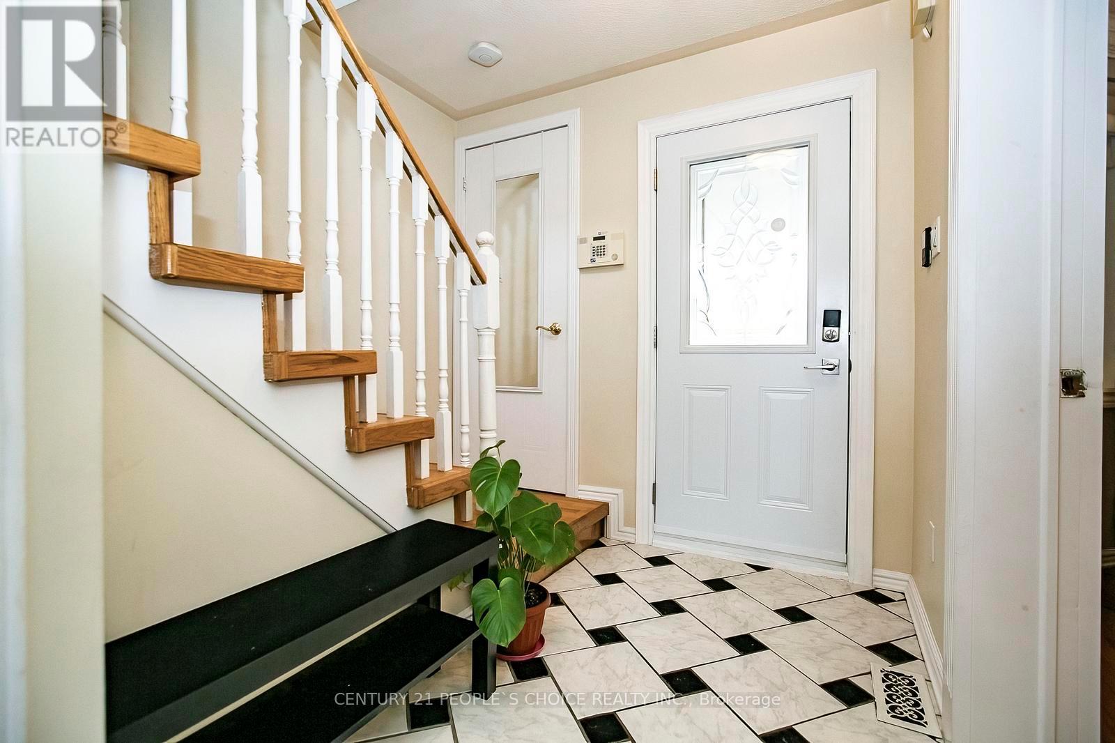 43 Letty Avenue, Brampton (Fletcher's West), Ontario  L6Y 4T3 - Photo 8 - W12640648