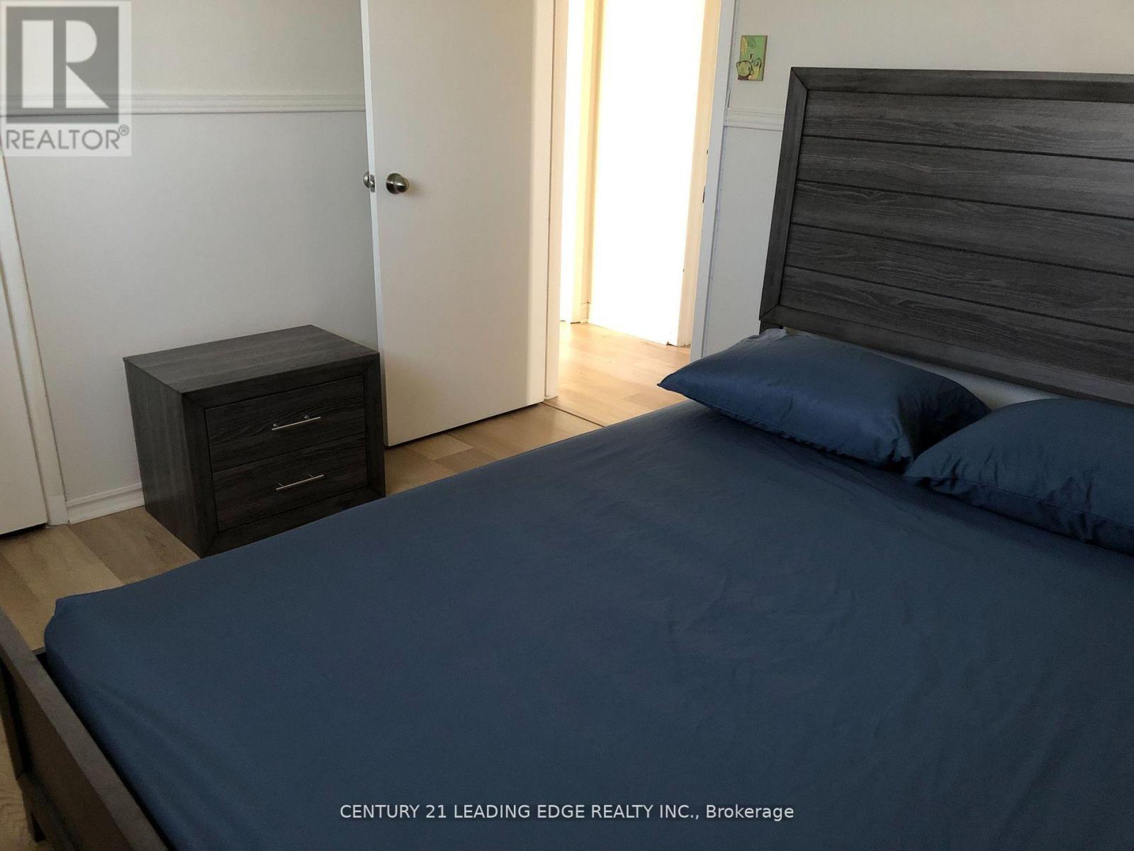 Upper - 39 Mallard Crescent, Brampton (Central Park), Ontario  L6S 2T7 - Photo 17 - W12640694