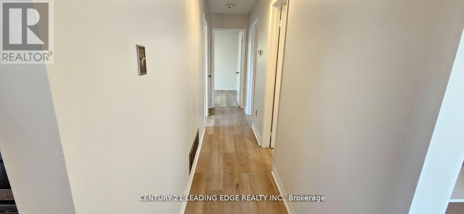 Upper - 39 Mallard Crescent, Brampton (Central Park), Ontario  L6S 2T7 - Photo 22 - W12640694