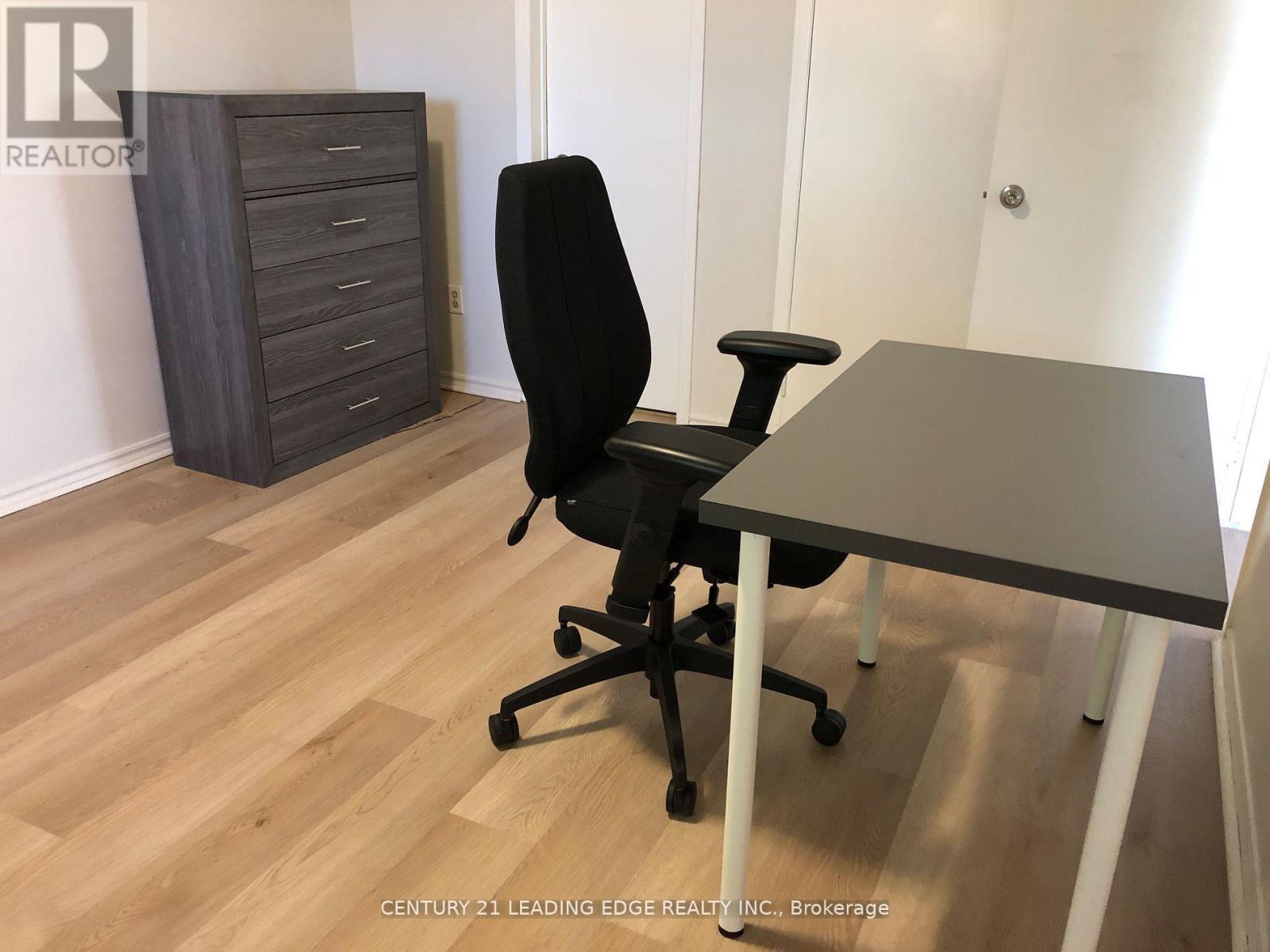 Upper - 39 Mallard Crescent, Brampton (Central Park), Ontario  L6S 2T7 - Photo 23 - W12640694