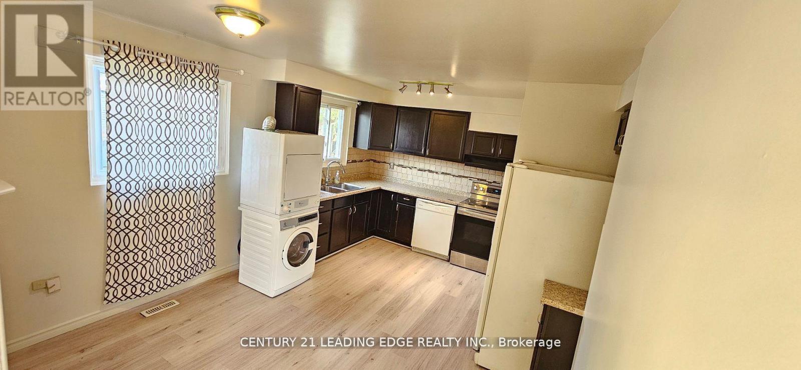 Upper - 39 Mallard Crescent, Brampton (Central Park), Ontario  L6S 2T7 - Photo 8 - W12640694