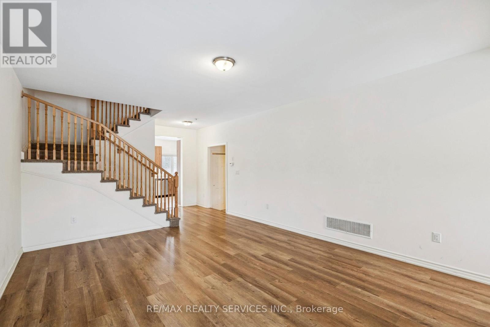 1226 Plato Drive, Fort Erie (Crescent Park), Ontario  L2A 0C7 - Photo 10 - X12640632