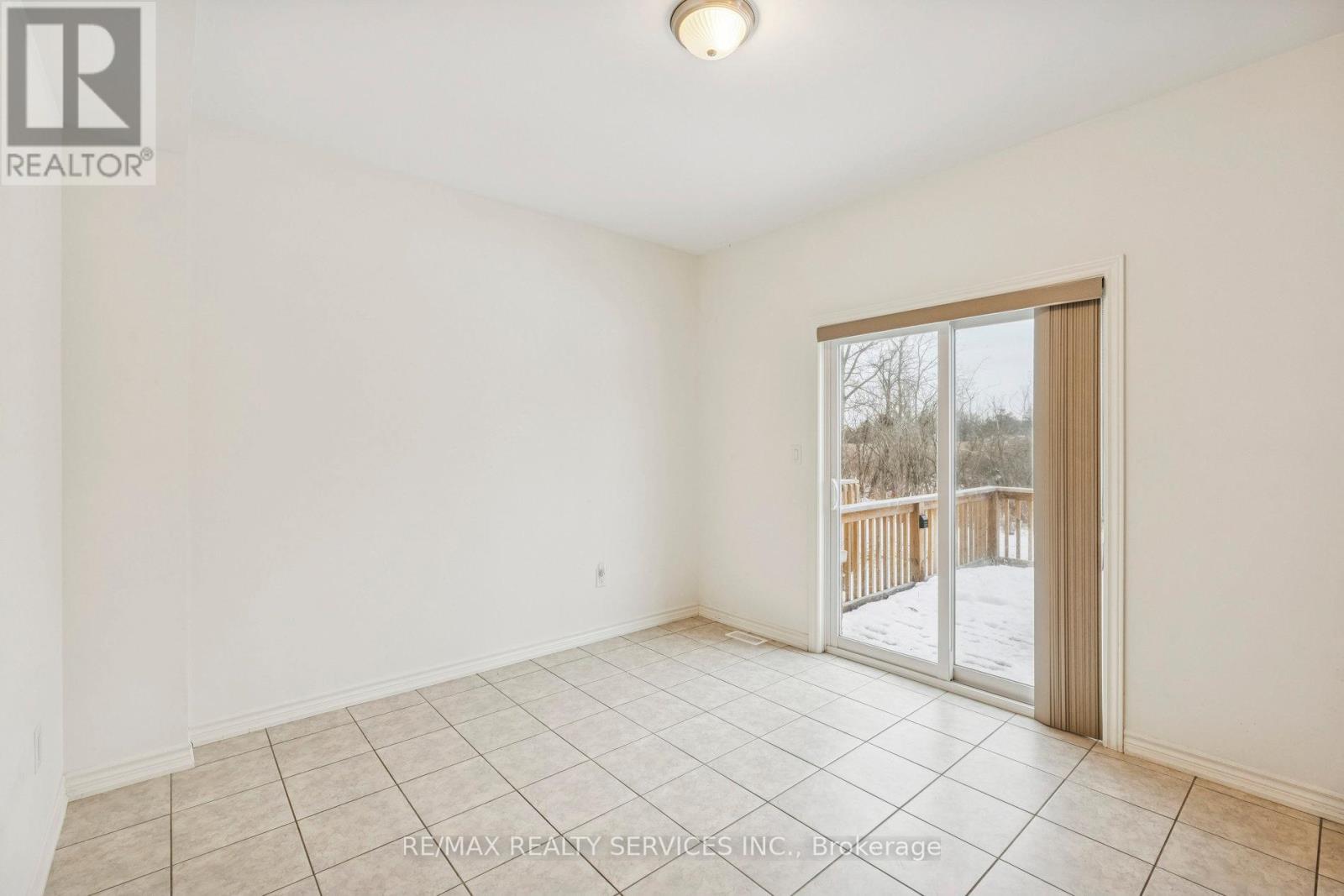 1226 Plato Drive, Fort Erie (Crescent Park), Ontario  L2A 0C7 - Photo 18 - X12640632