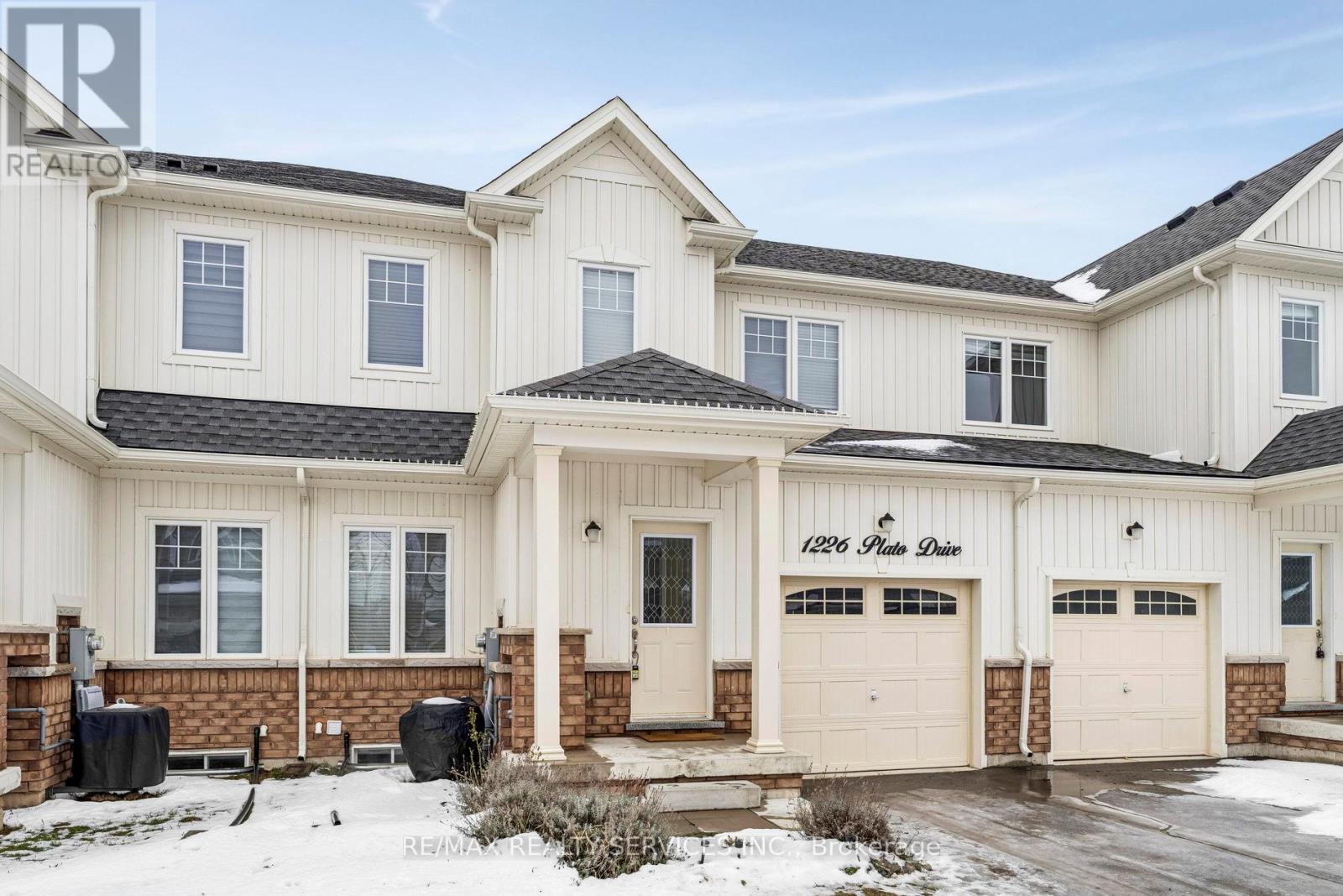 1226 Plato Drive, Fort Erie (Crescent Park), Ontario  L2A 0C7 - Photo 2 - X12640632