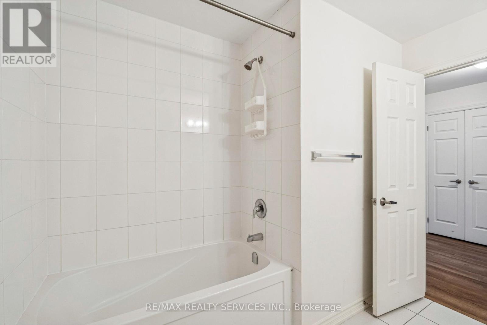 1226 Plato Drive, Fort Erie (Crescent Park), Ontario  L2A 0C7 - Photo 29 - X12640632