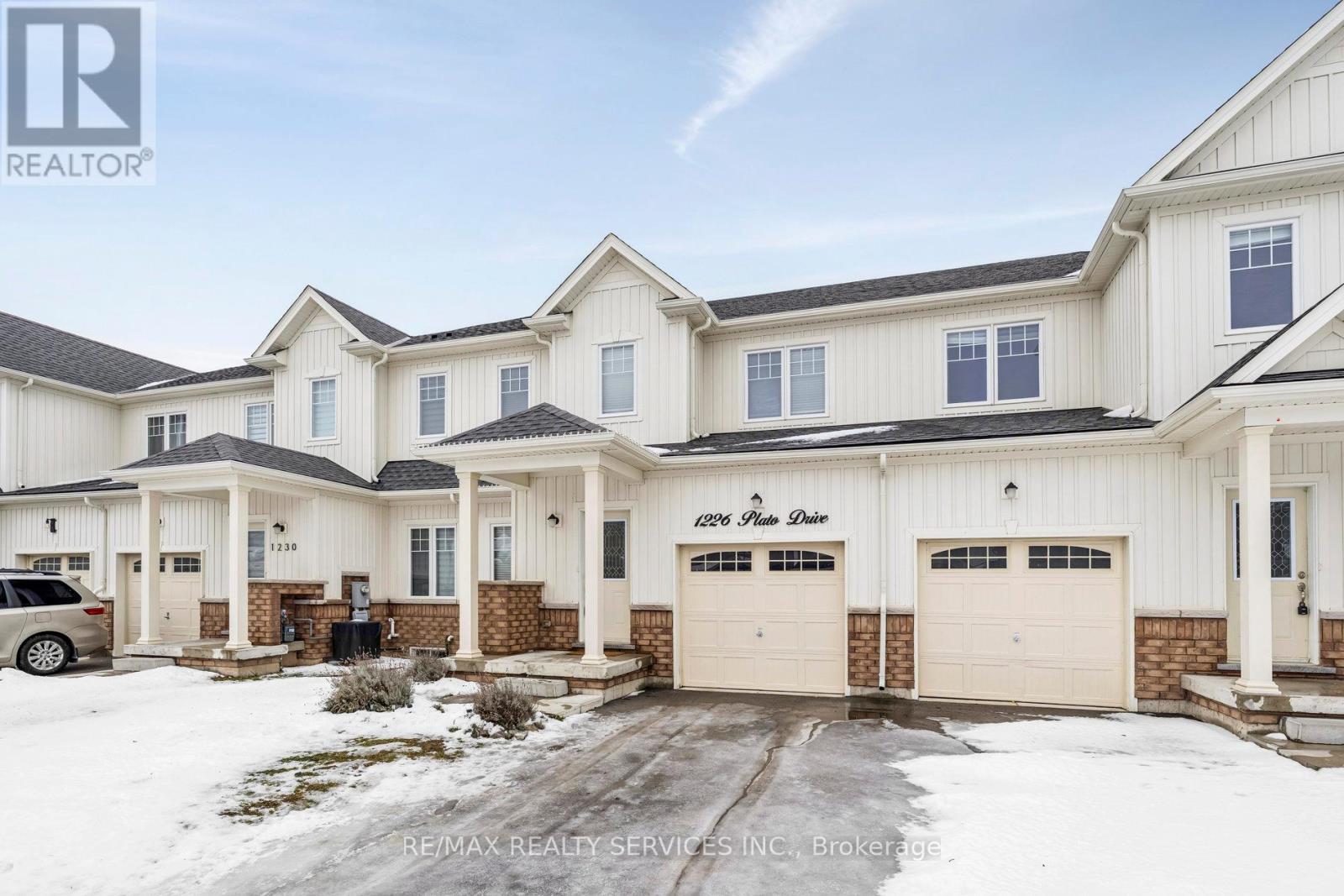 1226 Plato Drive, Fort Erie (Crescent Park), Ontario  L2A 0C7 - Photo 3 - X12640632