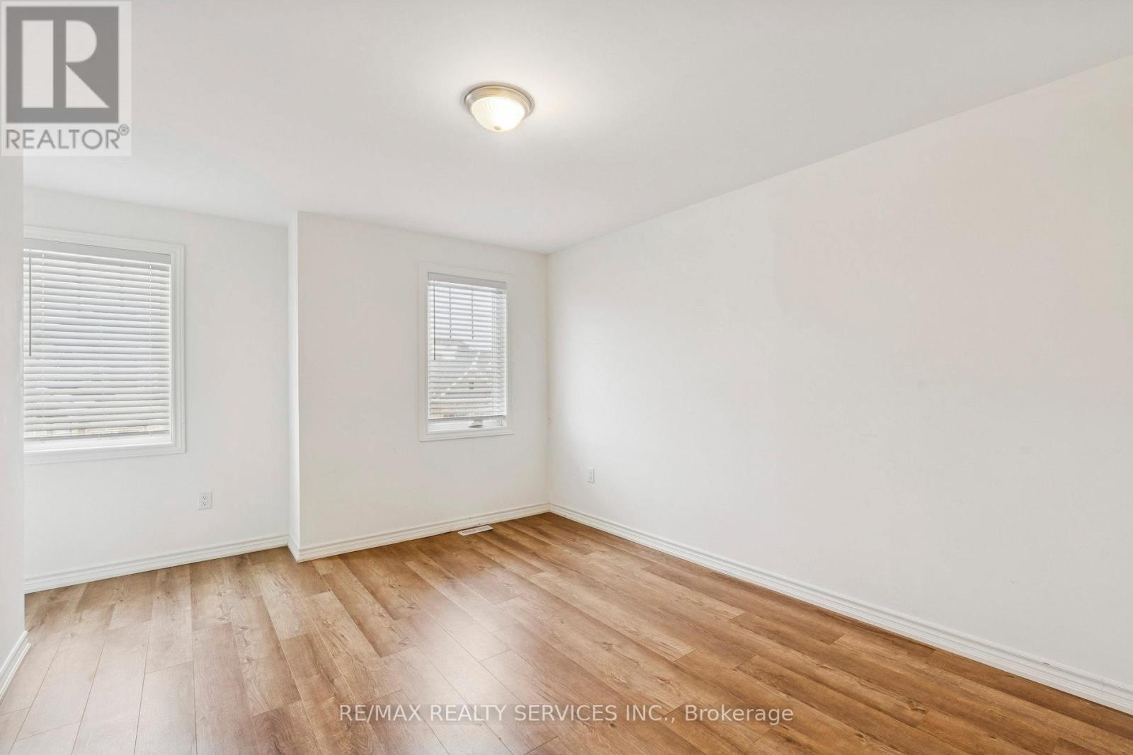 1226 Plato Drive, Fort Erie (Crescent Park), Ontario  L2A 0C7 - Photo 32 - X12640632