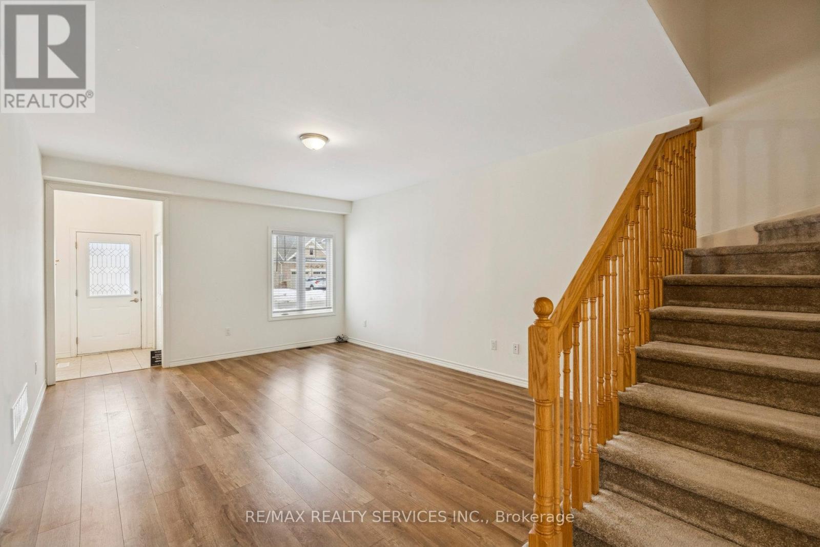 1226 Plato Drive, Fort Erie (Crescent Park), Ontario  L2A 0C7 - Photo 7 - X12640632