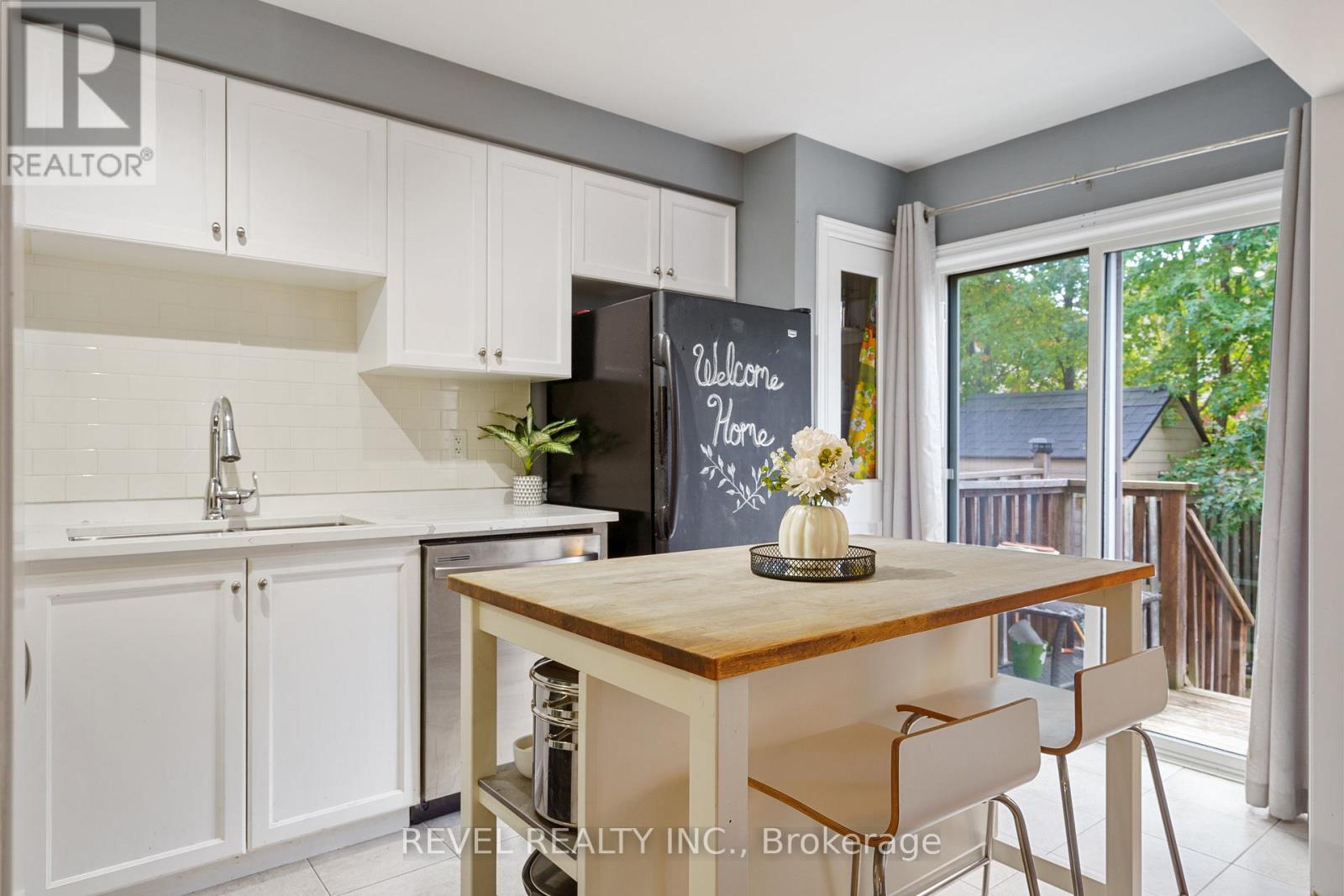 35 - 222 Fall Fair Way, Hamilton (Binbrook), Ontario  L0R 1C0 - Photo 16 - X12640664