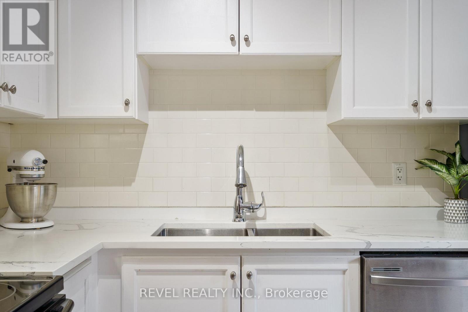 35 - 222 Fall Fair Way, Hamilton (Binbrook), Ontario  L0R 1C0 - Photo 26 - X12640664