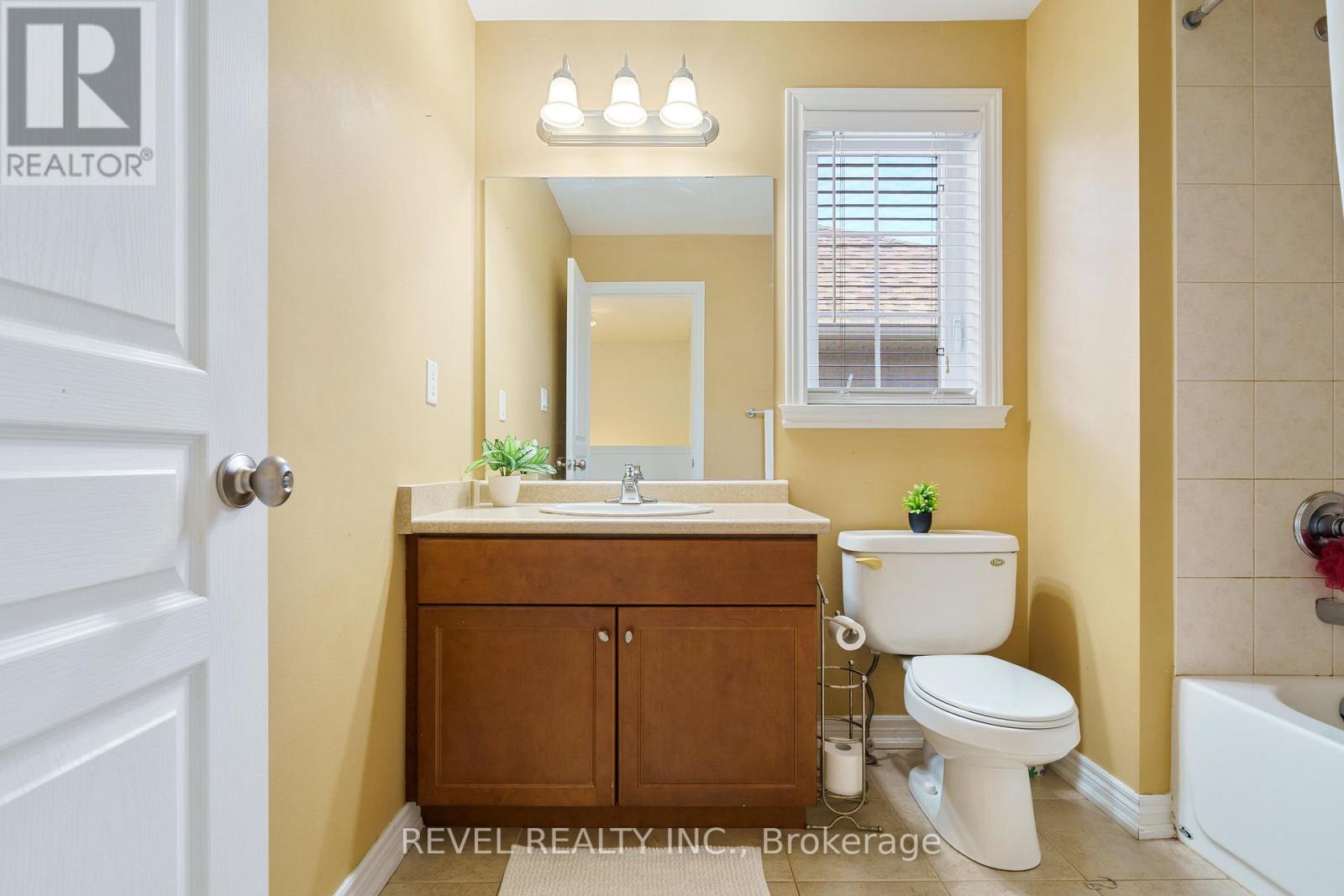 35 - 222 Fall Fair Way, Hamilton (Binbrook), Ontario  L0R 1C0 - Photo 35 - X12640664