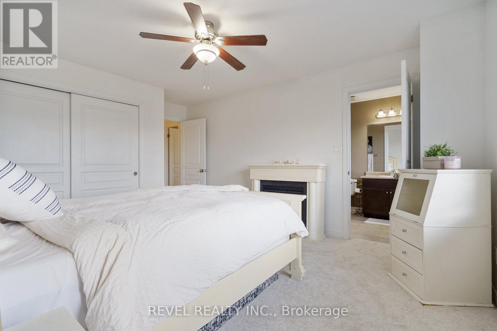 35 - 222 Fall Fair Way, Hamilton (Binbrook), Ontario  L0R 1C0 - Photo 38 - X12640664