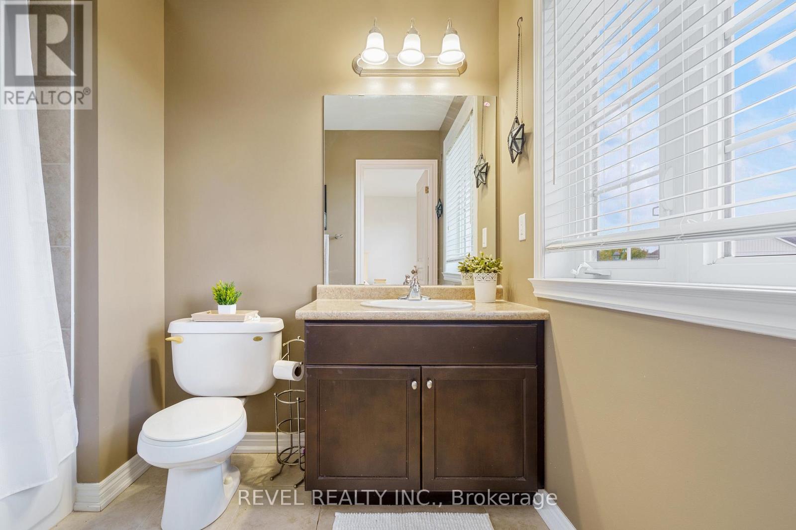 35 - 222 Fall Fair Way, Hamilton (Binbrook), Ontario  L0R 1C0 - Photo 40 - X12640664