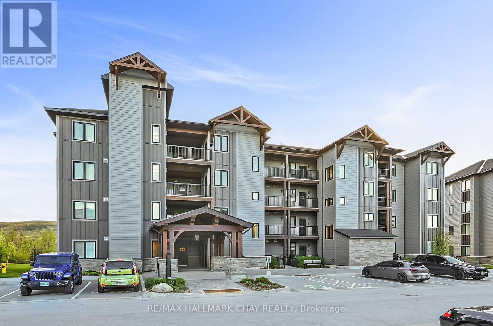 105 - 18 Beckwith Lane, Blue Mountains, Ontario  L9Y 3B6 - Photo 2 - X12640716