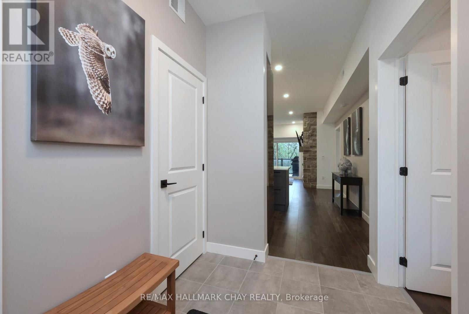 105 - 18 Beckwith Lane, Blue Mountains, Ontario  L9Y 3B6 - Photo 6 - X12640716