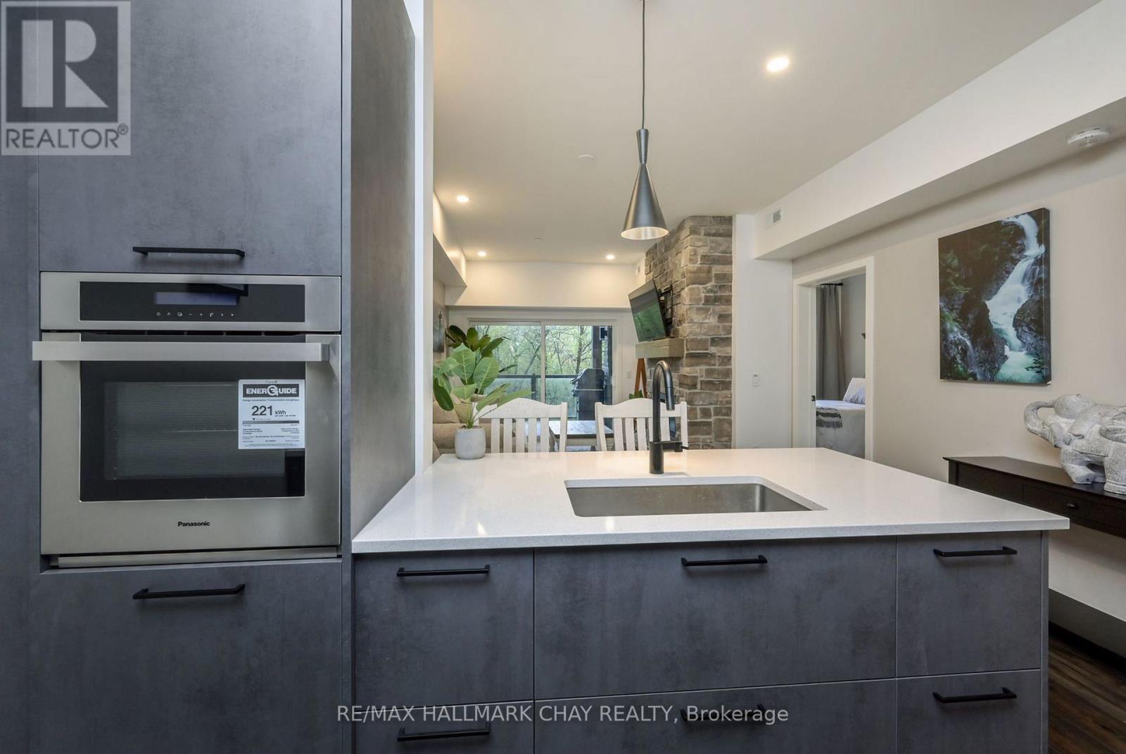 105 - 18 Beckwith Lane, Blue Mountains, Ontario  L9Y 3B6 - Photo 9 - X12640716