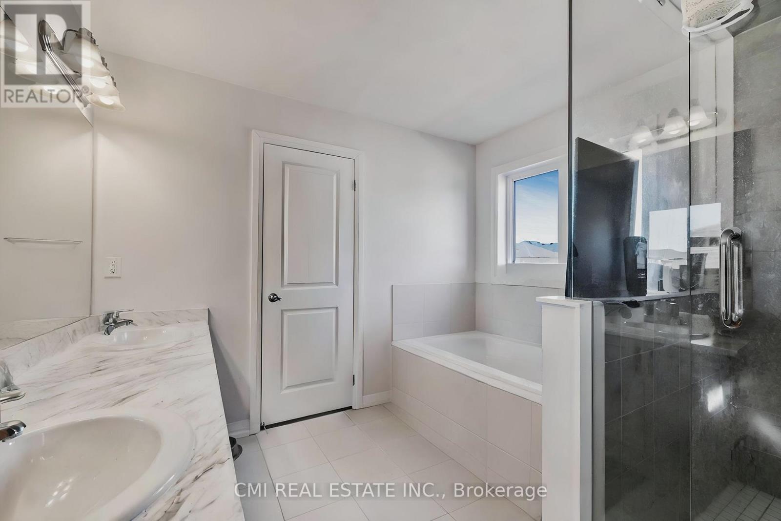 1403 Upper Thames Drive, Woodstock (Woodstock - North), Ontario  N4T 0N9 - Photo 41 - X12640752