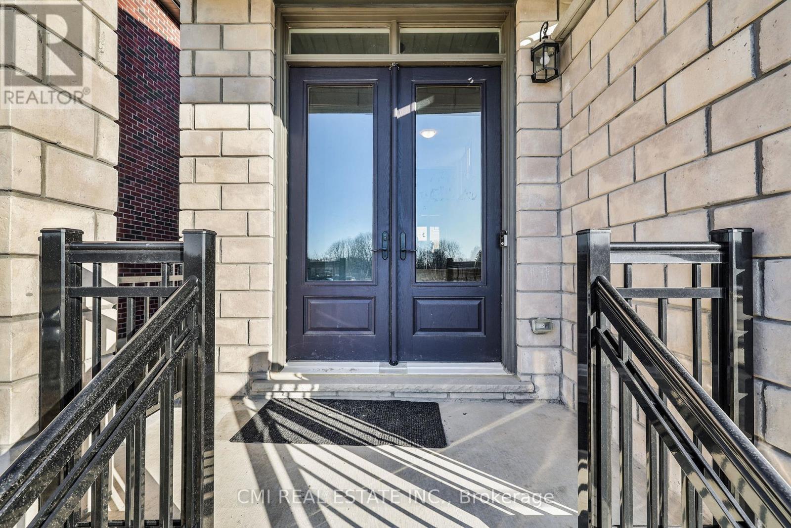 1403 Upper Thames Drive, Woodstock (Woodstock - North), Ontario  N4T 0N9 - Photo 5 - X12640752