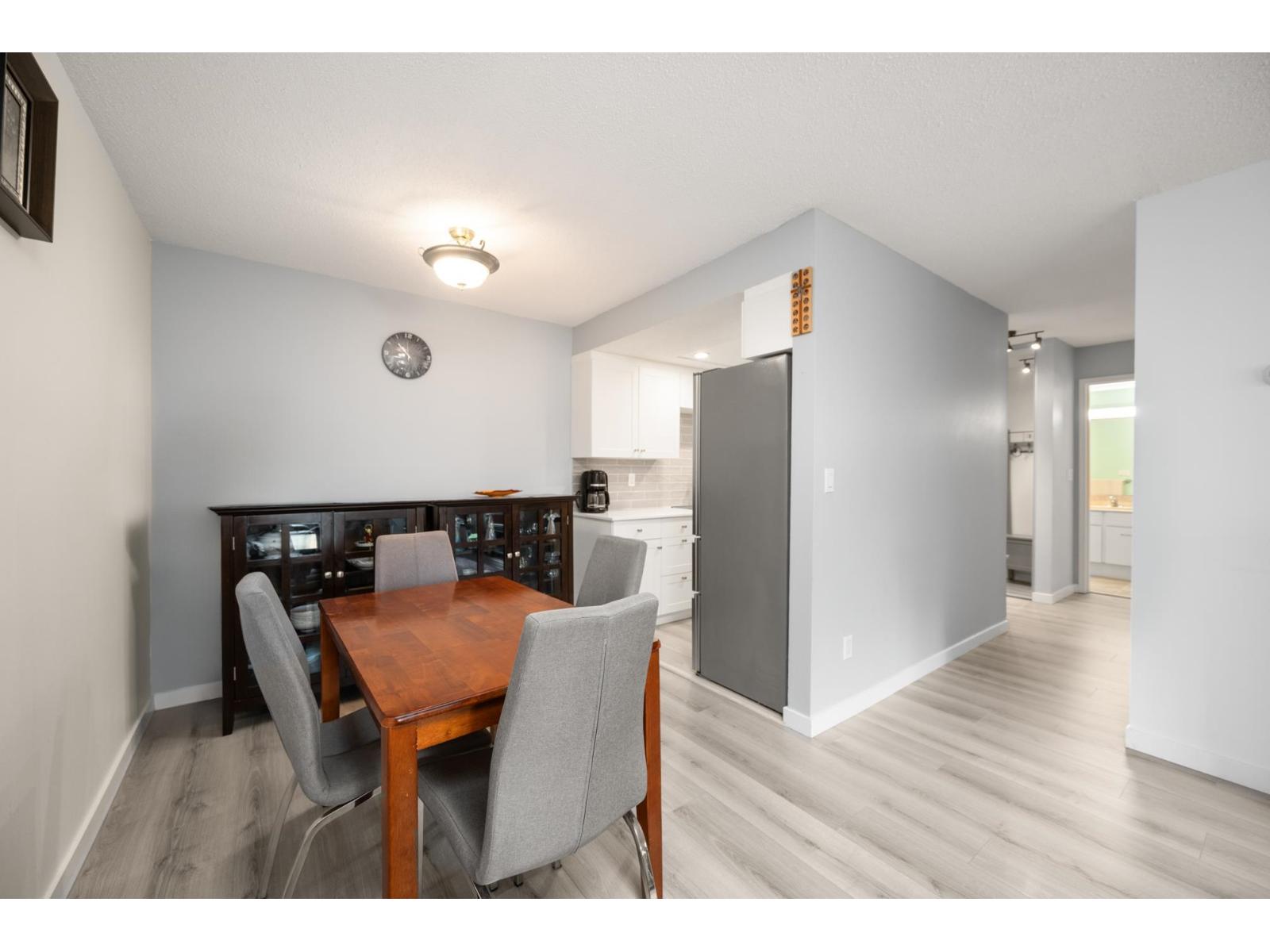 104 1320 Fir Street, White Rock, British Columbia  V4B 4B2 - Photo 4 - R3059768