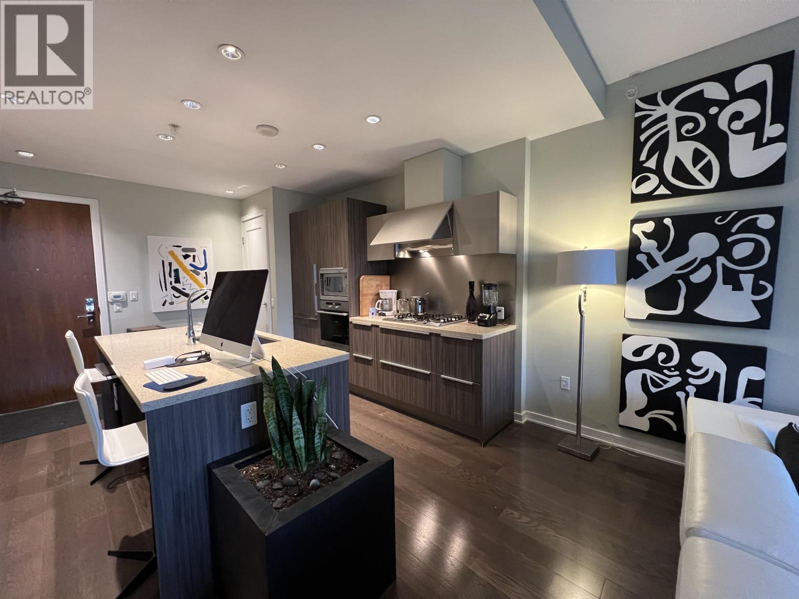 1618 COLUMBIA STREET, Vancouver, British Columbia