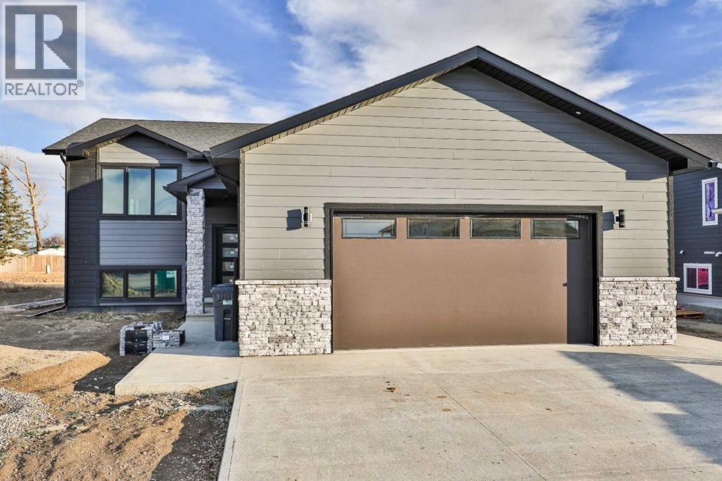 329 9 Street N, Picture Butte, Alberta  T0K 1V0 - Photo 3 - A2274685