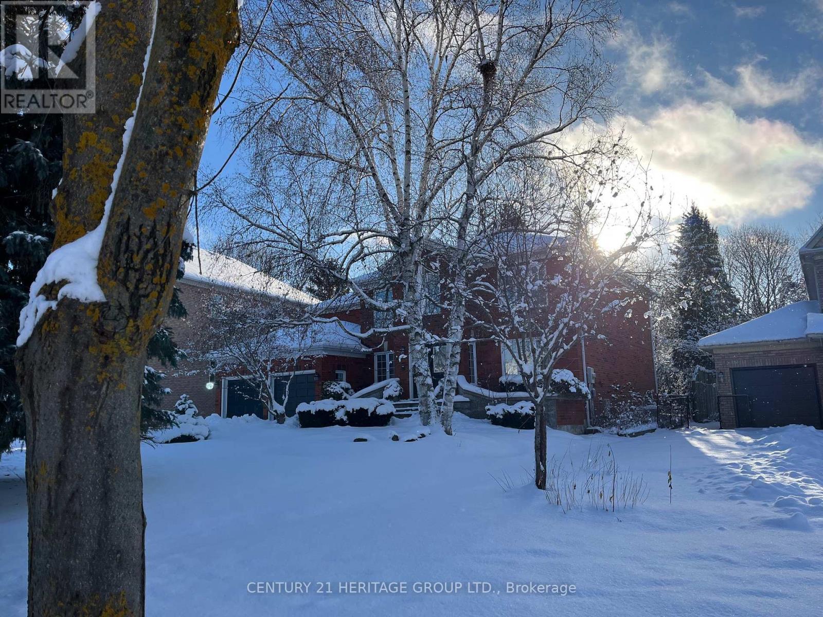 668 Chaleur Place, Newmarket, Ontario  L3X 1L6 - Photo 2 - N12550616