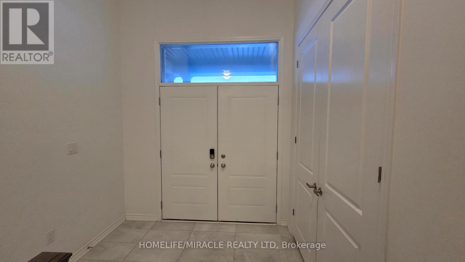 344 Madelaine Drive, Barrie, Ontario  L9J 0Y9 - Photo 4 - S12638236